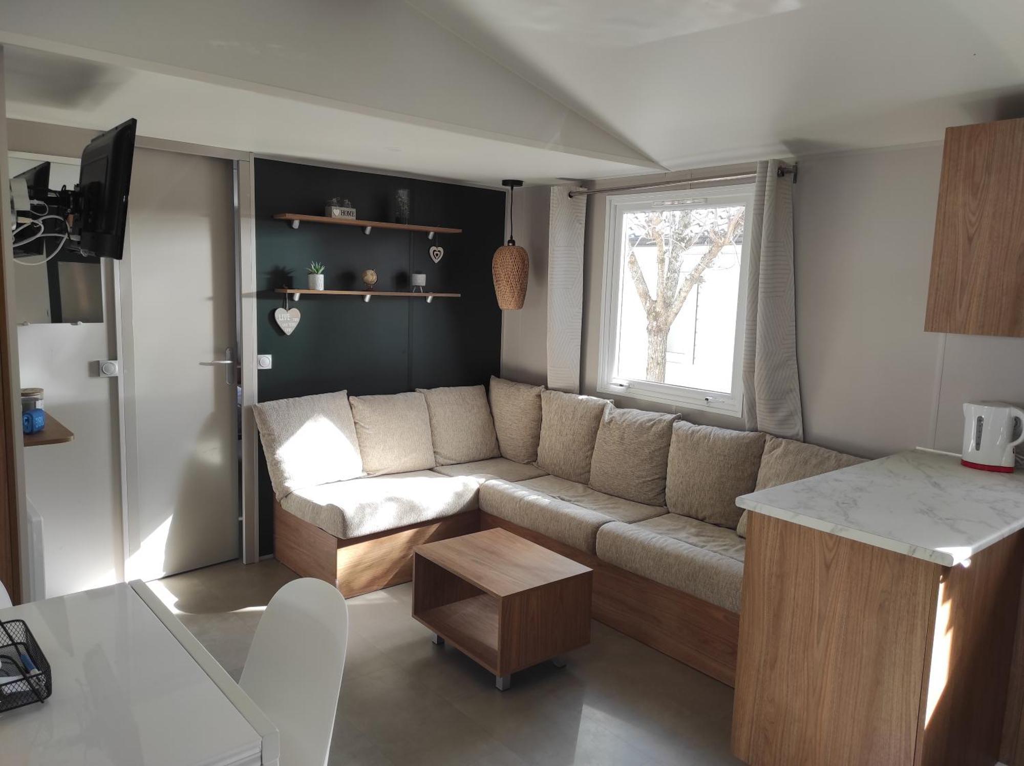 Campsite Lesmobilhomesduferret - Les Embruns - Mobil-homes De Particuliers, Funpass Activites Non Inclus *